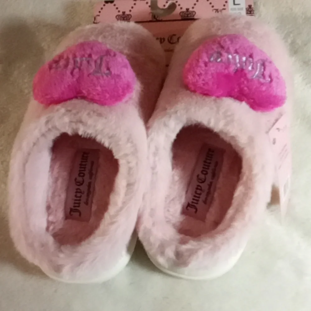 Juicy Couture Fuzzy Pink Heart Slippers SIZE 2/3 NWT!